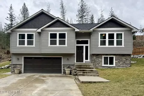 205 Old Farm Rd, Pinehurst, ID 83850