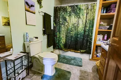 Bath - 804 Maple St, Kamiah, ID 83536 photo 1 of 3