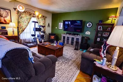 Living - 804 Maple St, Kamiah, ID 83536 photo 1 of 2