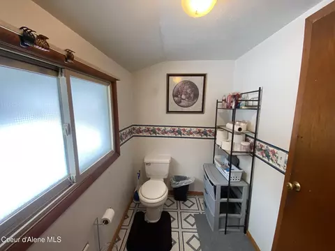 Bath - 46 Park Cir, Kellogg, ID 83837 photo 3 of 4