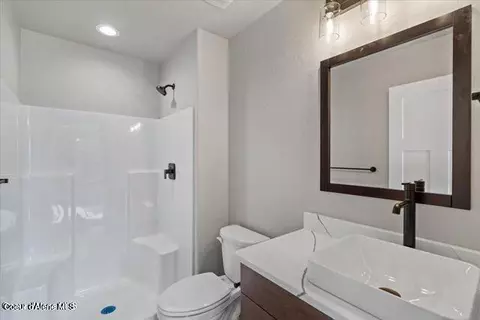 Bath - 148 E Lobo Loop, Hayden, ID 83835 photo 1 of 1