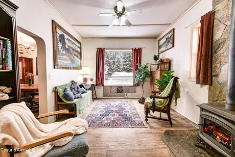 Living - 176 King St, Wallace, ID 83873 photo 1 of 2