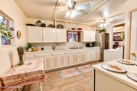 Kitchen - 176 King St, Wallace, ID 83873 photo 1 of 2