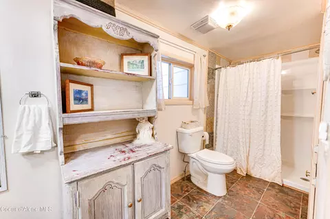 Bath - 176 King St, Wallace, ID 83873 photo 1 of 2