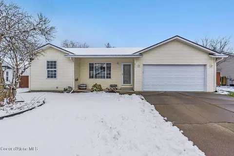 896 W Mustang Ave, Hayden, ID 83835