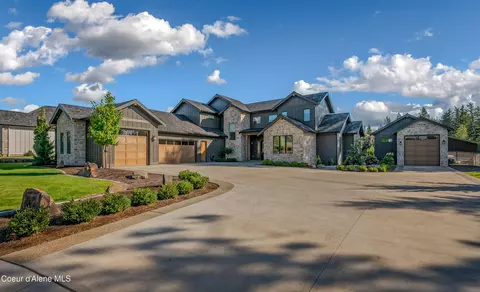 1404 E Bruin Loop, Hayden, ID 83835