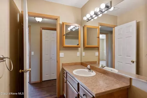 Bath - 2996 E Briar Ct, Athol, ID 83801 photo 5 of 5