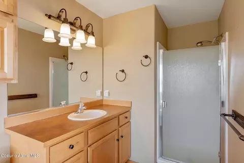 Bath - 2996 E Briar Ct, Athol, ID 83801 photo 1 of 5