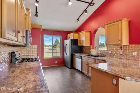 Kitchen - 2996 E Briar Ct, Athol, ID 83801 photo 2 of 2
