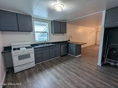 Kitchen - 402 Main St, Wardner, ID 83837 photo 2 of 2