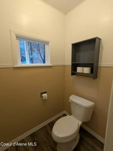 Bath - 402 Main St, Wardner, ID 83837 photo 5 of 5