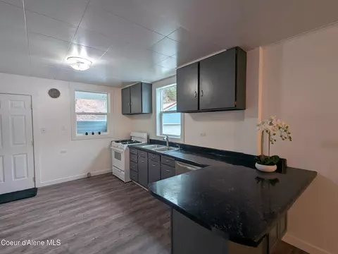 Kitchen - 402 Main St, Wardner, ID 83837 photo 1 of 2