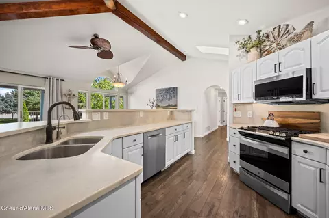 Kitchen - 7155 E Greta Ave, Post Falls, ID 83854 photo 2 of 2