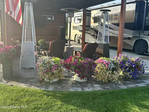 51 Sand Trap Ln, Blanchard, ID 83804