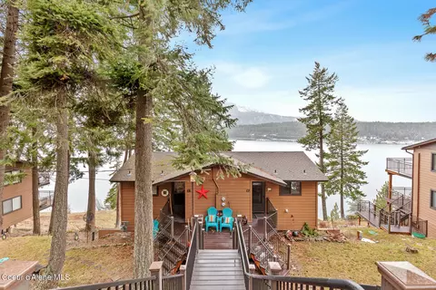 18126 E Duwamish Dr, Bayview, ID 83803