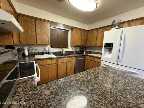 Kitchen - 1635 E Tall Timber Loop, Post Falls, ID 83854 photo 2 of 3