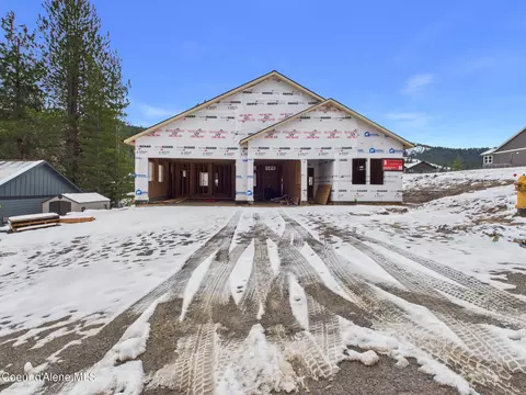 101 Happy Trails Ln, Pinehurst, ID 83850