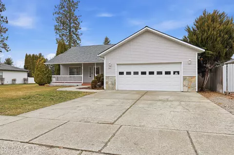 Exterior - 561 E Sand Wedge Dr, Post Falls, ID 83854 photo 1 of 7
