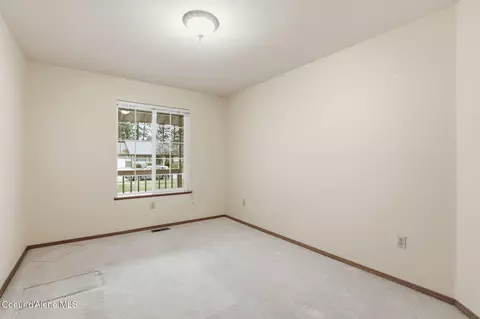Bedroom - 561 E Sand Wedge Dr, Post Falls, ID 83854 photo 2 of 3