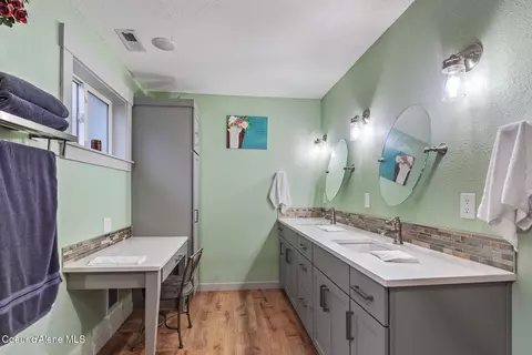 Bath - 2874 E Hudlow Rd, Hayden, ID 83835 photo 1 of 2