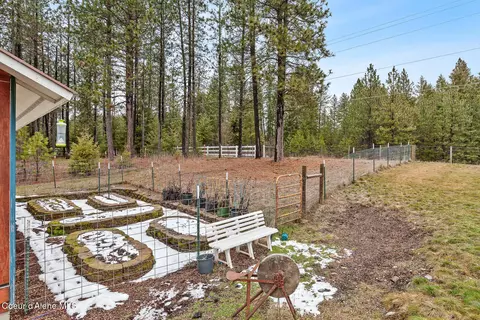 Exterior - 2874 E Hudlow Rd, Hayden, ID 83835 photo 4 of 9