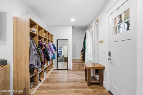 Entry Way - 417 Pine St, Sandpoint, ID 83864 photo 1 of 1