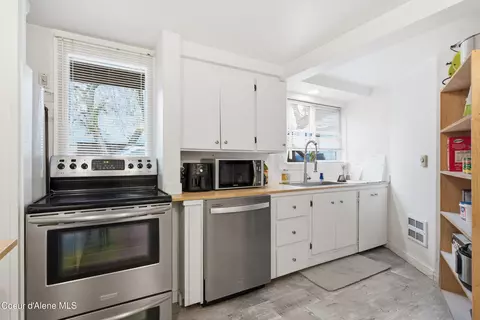 Kitchen - 417 Pine St, Sandpoint, ID 83864 photo 6 of 7