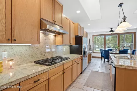 Kitchen - 706 N Dundee Dr, Post Falls, ID 83854 photo 2 of 3