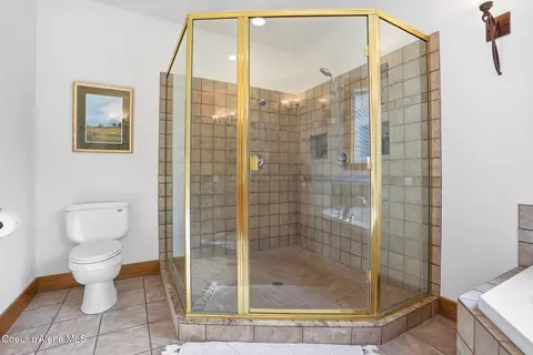 Bath - 706 N Dundee Dr, Post Falls, ID 83854 photo 3 of 5