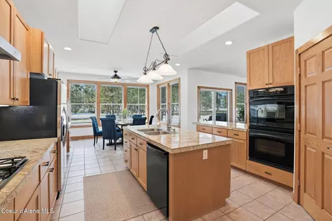 Kitchen - 706 N Dundee Dr, Post Falls, ID 83854 photo 3 of 3