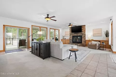Living - 706 N Dundee Dr, Post Falls, ID 83854 photo 1 of 3