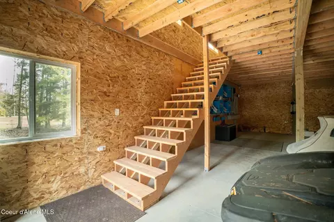 Entry Way - 452 Ruby Creek Rd, Naples, ID 83847 photo 8 of 9