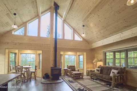 Living - 452 Ruby Creek Rd, Naples, ID 83847 photo 2 of 4