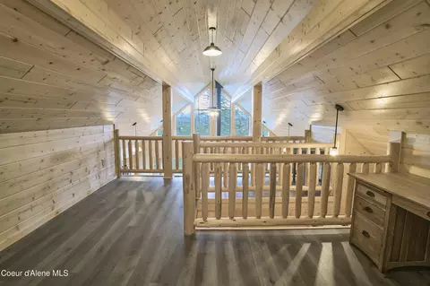 Entry Way - 452 Ruby Creek Rd, Naples, ID 83847 photo 6 of 9