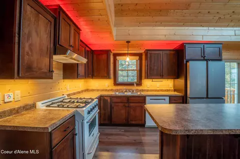 Kitchen - 452 Ruby Creek Rd, Naples, ID 83847 photo 1 of 5