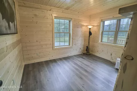 Bedroom - 452 Ruby Creek Rd, Naples, ID 83847 photo 6 of 7