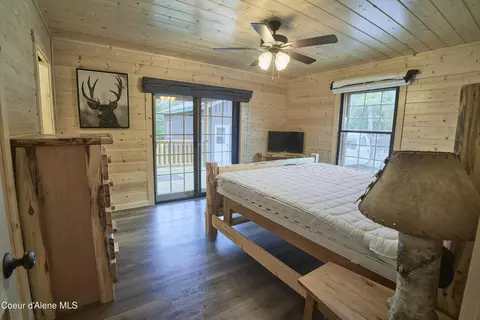 Bedroom - 452 Ruby Creek Rd, Naples, ID 83847 photo 3 of 7