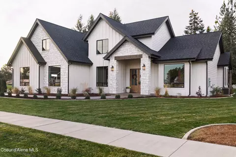 2114 W Boyles Ave, Hayden, ID 83835