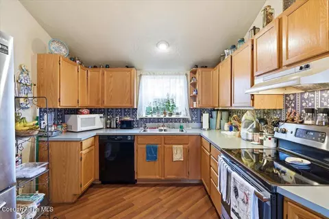 Kitchen - 170 E Miles Ave, Hayden, ID 83835 photo 1 of 4