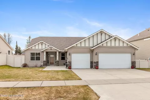 8778 N Salmonberry Loop, Hayden, ID 83835