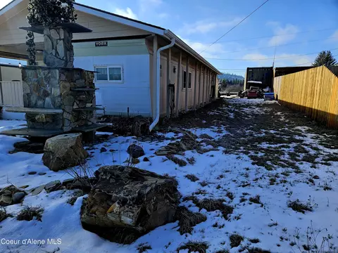Exterior - 723 C St, Plummer, ID 83851 photo 1 of 3