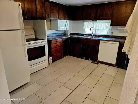 Kitchen - 723 C St, Plummer, ID 83851 photo 1 of 1