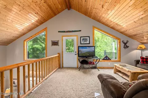 Living - 20264 Coeur Dalene River Rd, Kingston, ID 83839 photo 1 of 2