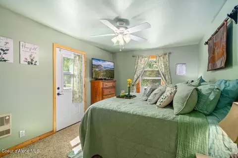 Bedroom - 20264 Coeur Dalene River Rd, Kingston, ID 83839 photo 1 of 3