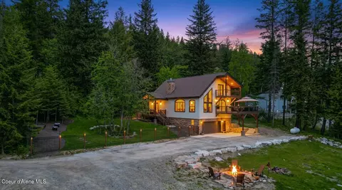 101 Spring View Ln, Sagle, ID 83860