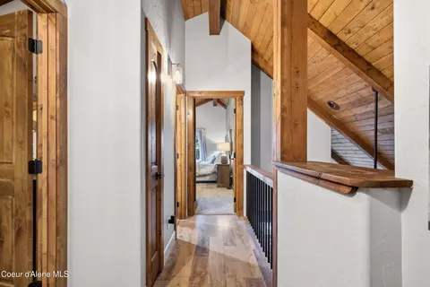 Entry Way - 101 Spring View Ln, Sagle, ID 83860 photo 2 of 2