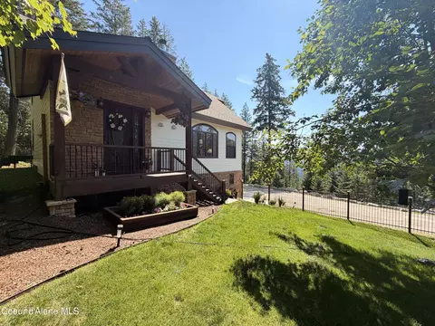 Exterior - 101 Spring View Ln, Sagle, ID 83860 photo 3 of 10