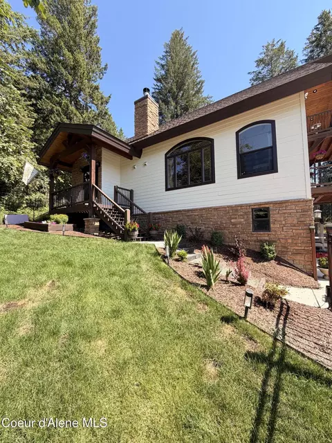 Exterior - 101 Spring View Ln, Sagle, ID 83860 photo 2 of 10