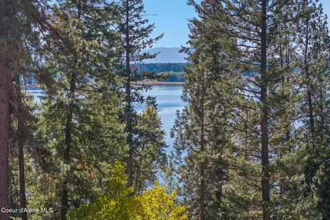 12076 N Wildwood Point Rd, Hauser, ID 83854
