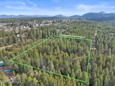 33482 N Charlotte Dr, Spirit Lake, ID 83869